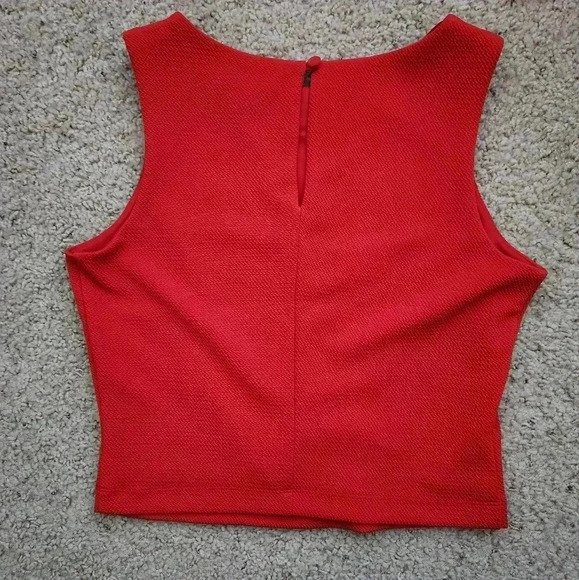 Bisou Bisou Red Crop Top Beaded Neckline Size M - Picture 8 of 8